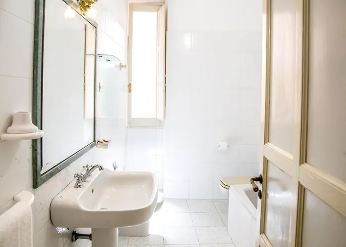 Honore De Balzac Гостевой дом Альгеро