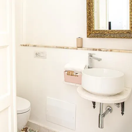 ゲストハウス Honore De Balzac 3*